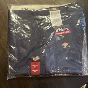 NWT. Mens Dickies work pants.  Still in packaging.  Size 32 x 32